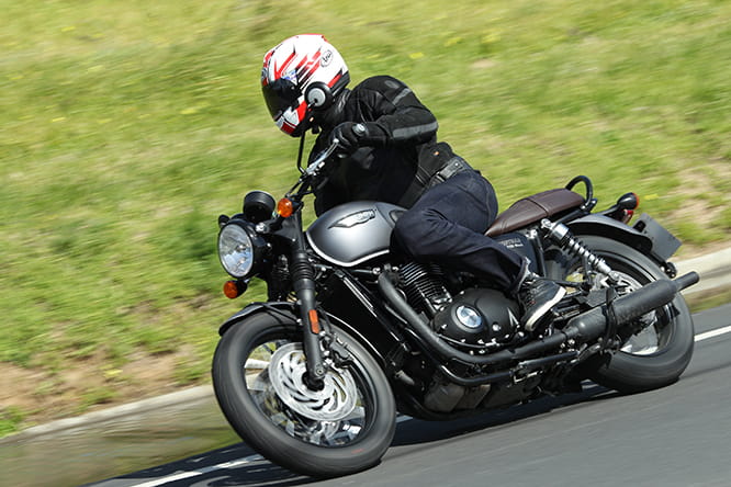 A relaxing and sedate ride on the Triumph T120 Black